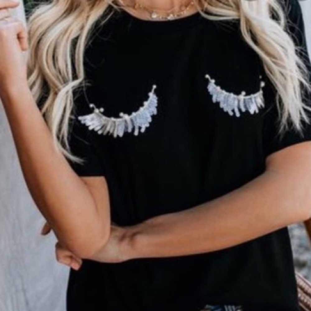 ELLISON Black Eyelash Top